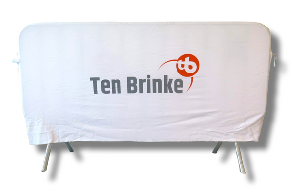 Utilizar fundas para vallas es una excelente manera de dotar a sus vallas de un plus de estética con modelos a medida y serigrafiados con tu texto o logo.